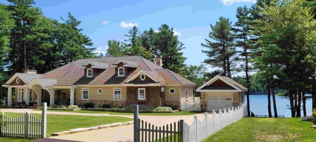 Espectacular casa a orillas de un río en la provincia de Ontario, Canadá