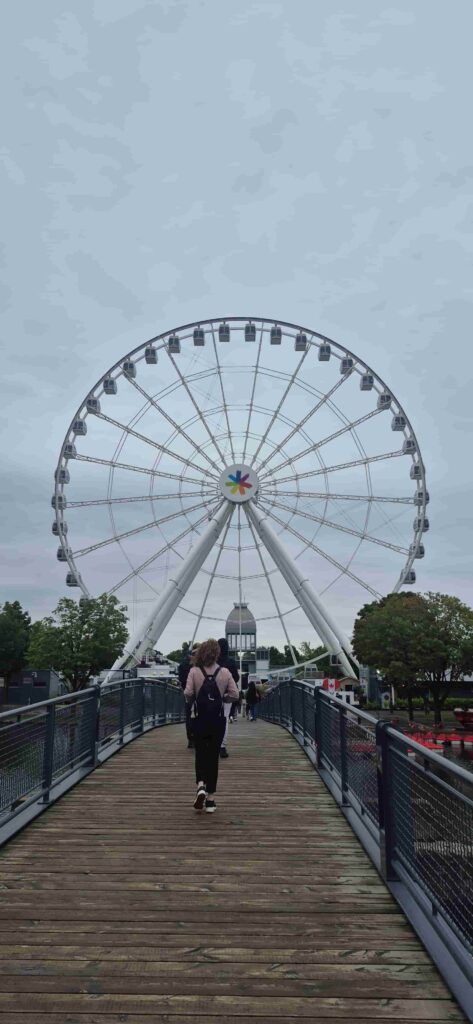 Noria en el Puerto Viejo de Montreal, Canadá