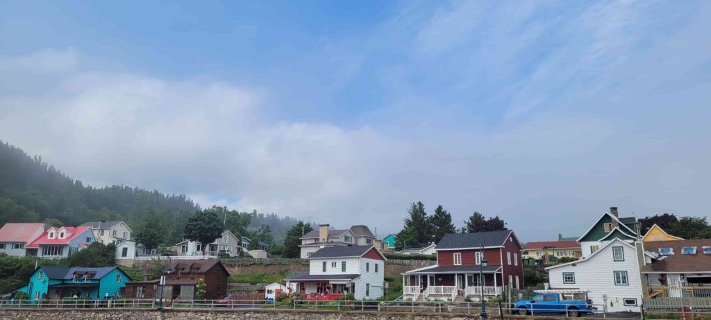 Casas típicas del norte de Canadá, en Tadoussac 