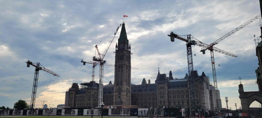Edificio del Bloque Central en la Colina del Parlamento en Ottawa, Canadá