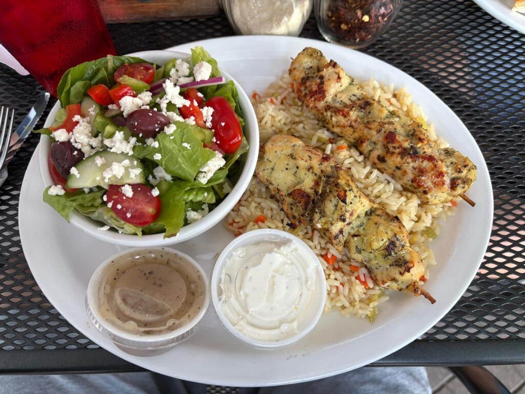 Cena en el Cornwall’s Pub, en Rockport, Canadá