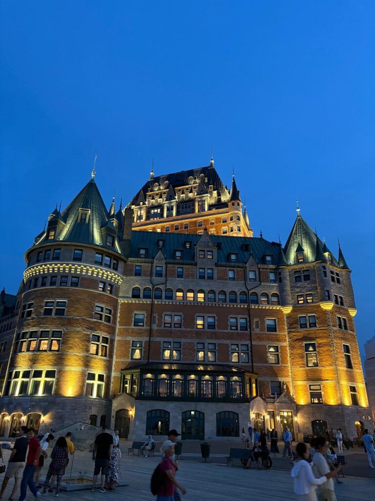 Hotel Fairmont Le Chateau Le Frontenac, iluminado