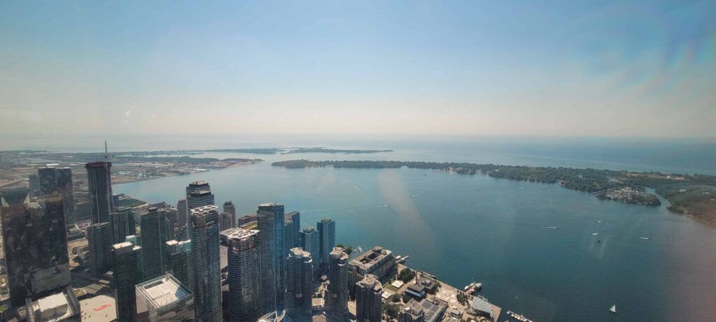 Vista de las Islas de Toronto, en el Lago Ontario, desde el mirador de la CN Tower