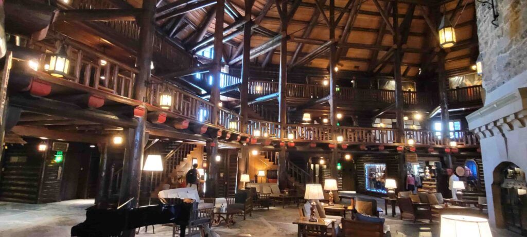 Salón princiapl del Hotel Fairmont Chateau Montebello , en Canadá