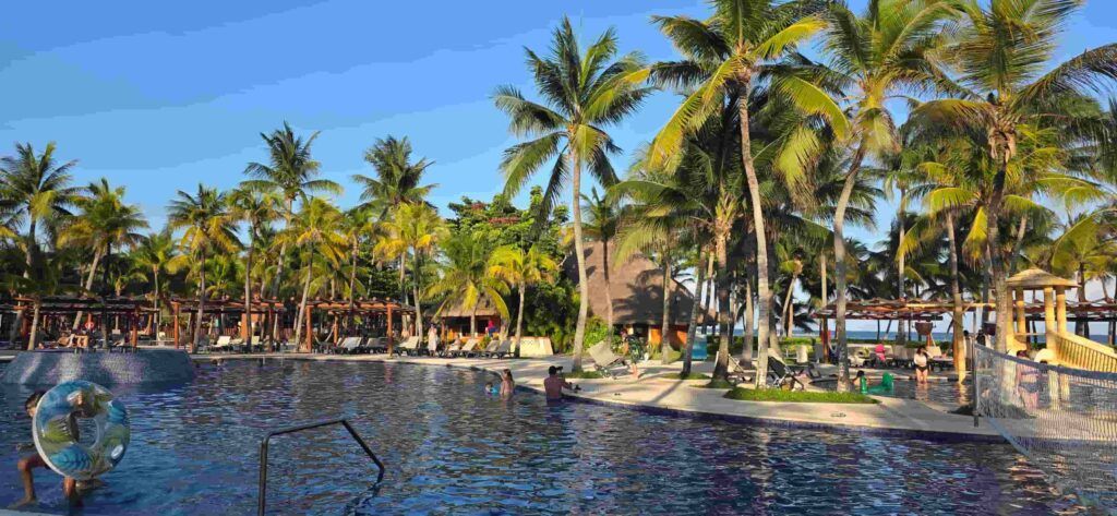 Piscina del Barceló Maya Grand Resort, en Riviera Maya