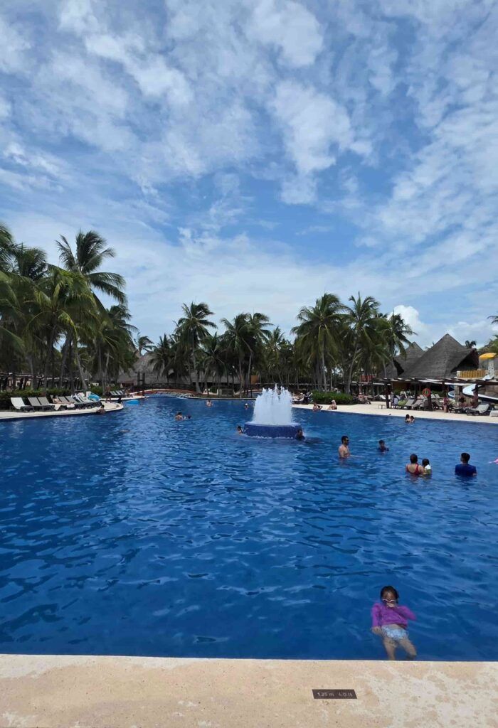 Piscina del Barceló Maya Grand Resort, en Riviera Maya