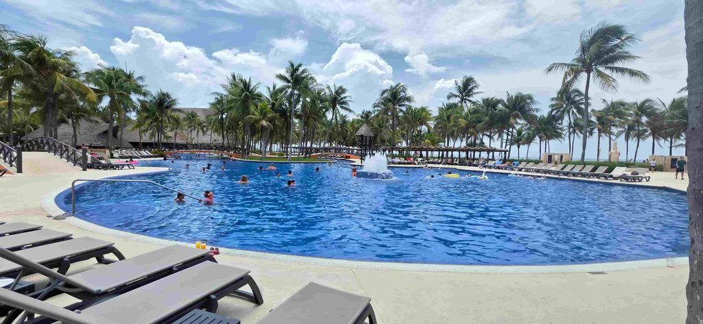Piscina del Barceló Maya Grand Resort, en Riviera Maya