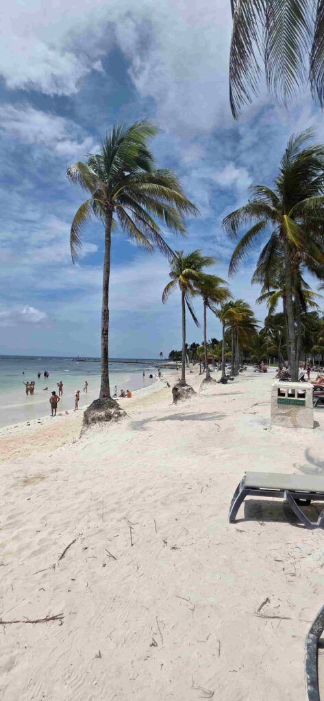 Playa del Barceló Maya Grand resort, en la Bahía Xpu-Ha, en Riviera Maya