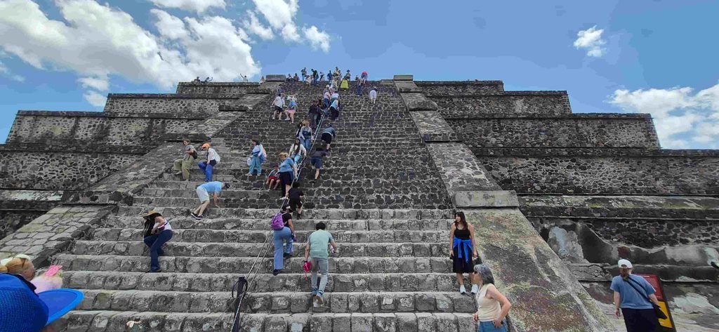¿Se puede subir a las pirámides de Teotihuacán?