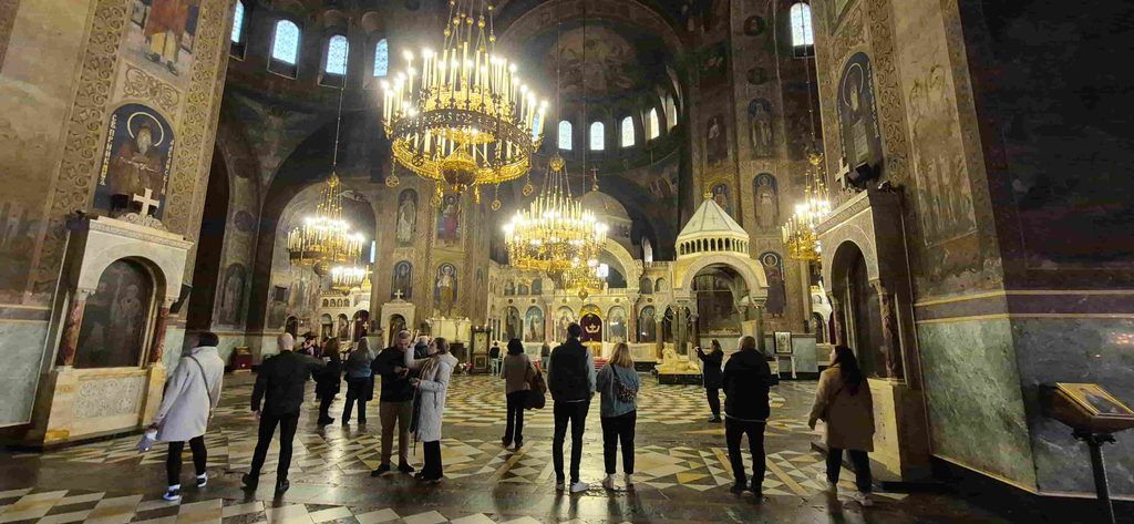 Interior de la Catedral Alexander Nevsky, en Sofía, Bulgaria