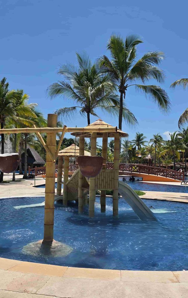 Zona infantil en piscina del Barceló Maya Grand Resort
