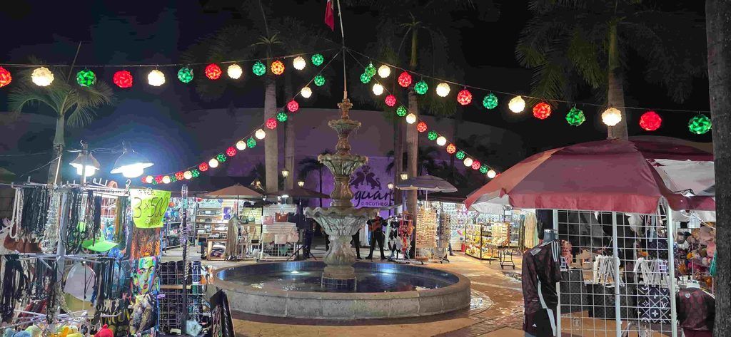 Plaza Mexicana, en el Barceló Maya Grand Resort