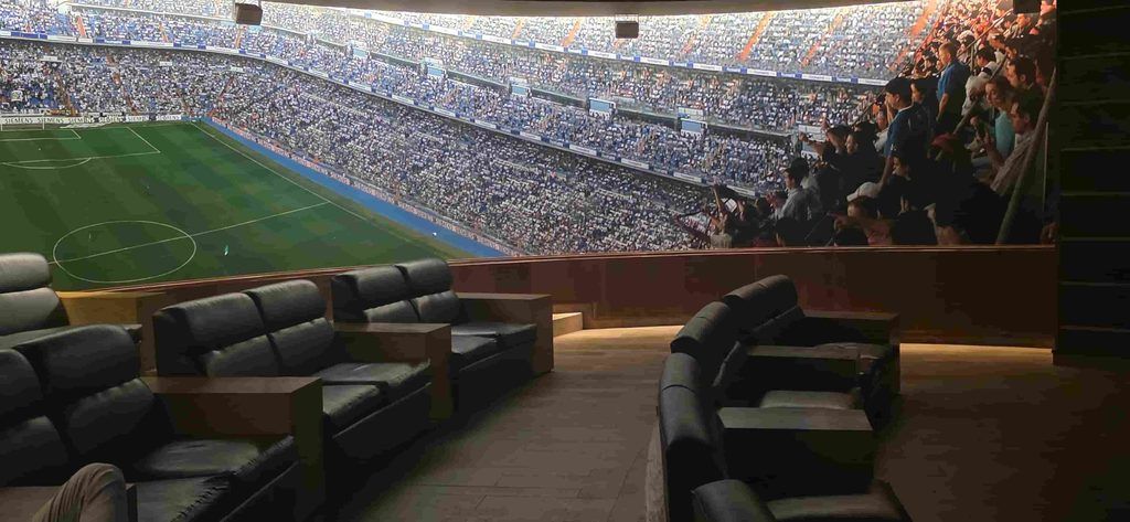 Sala para ver partidos, dentro de la bolera, en el Barceló Maya Resort