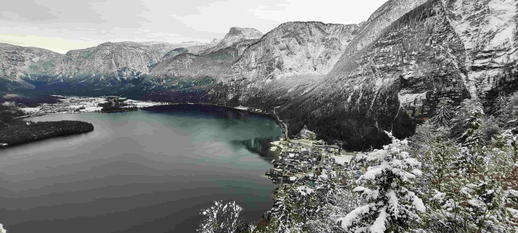 Mirador Skywalk nevado en Hallstatt