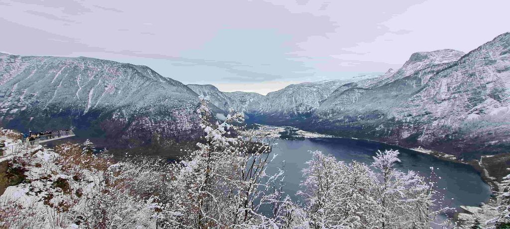 Mirador Skywalk nevado en Hallstatt