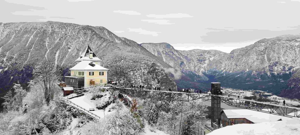 Mirador Skywalk nevado en Hallstatt