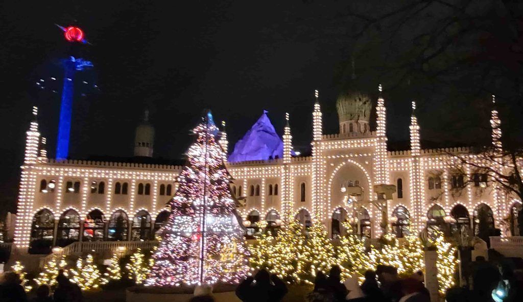 El Parque Tívoli, Copenhague, en Navidad
