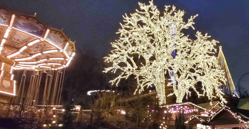 Parque Liseberg en Navidad, en Gotemburgo