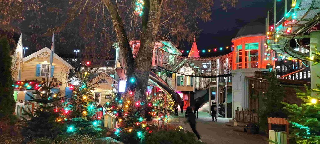 Parque Liseberg en Navidad, en Gotemburgo