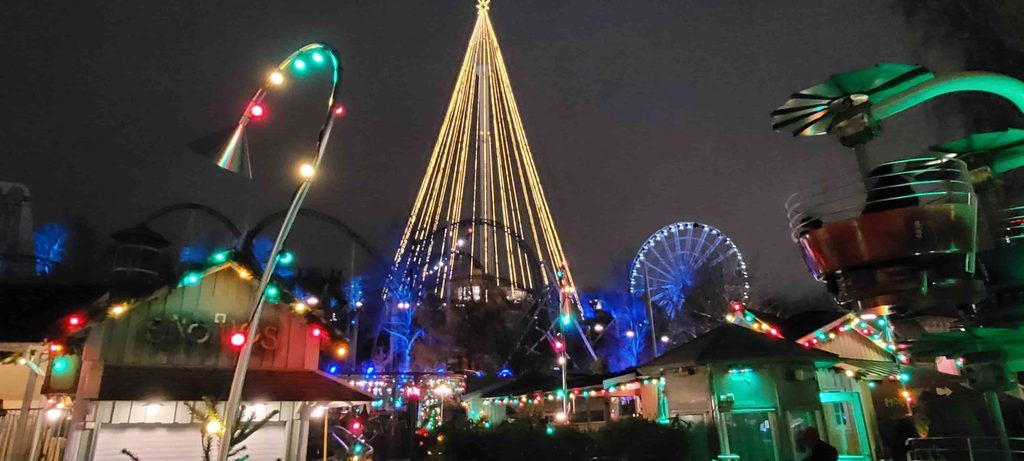 Parque Liseberg en Navidad, en Gotemburgo