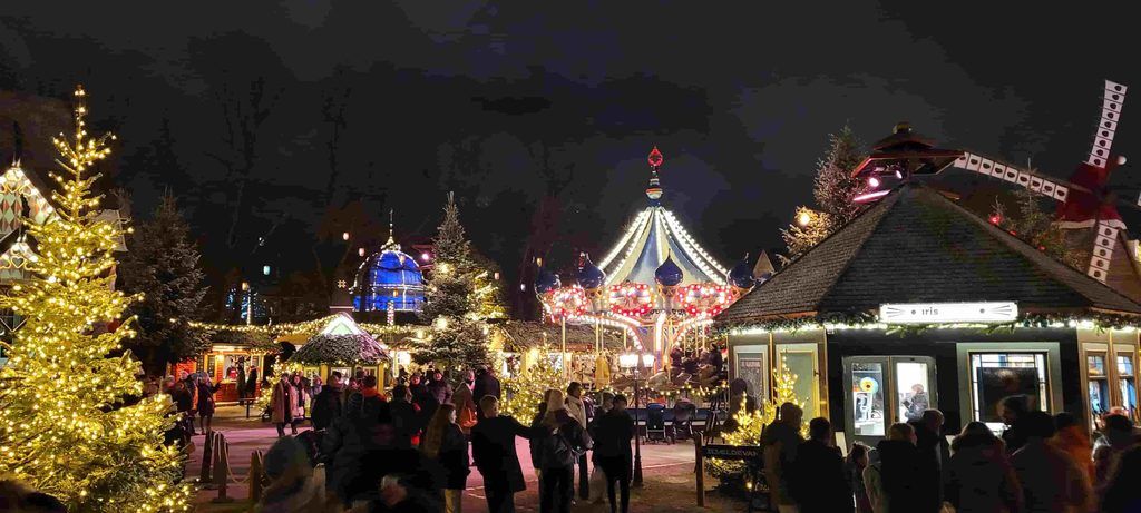 El Parque Tívoli, Copenhague, en Navidad