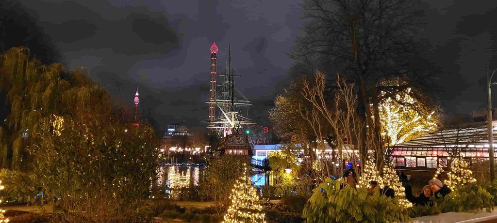 El Parque Tívoli, Copenhague, en Navidad